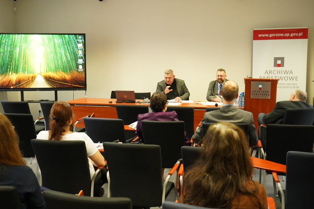 Widok na uczestników konferencji.