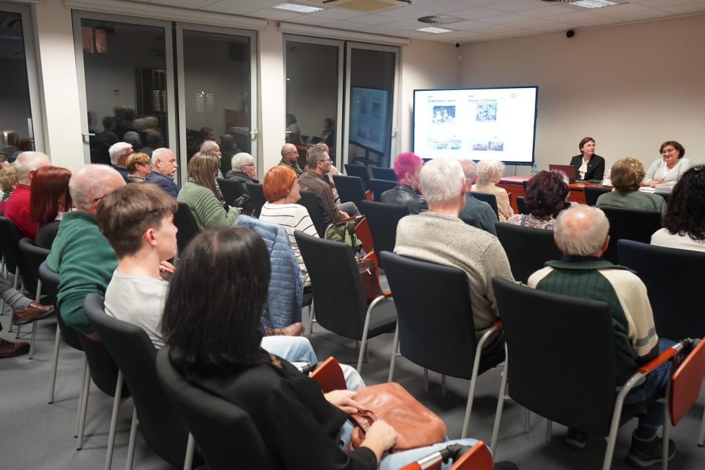 Widok na uczestników spotkania. 